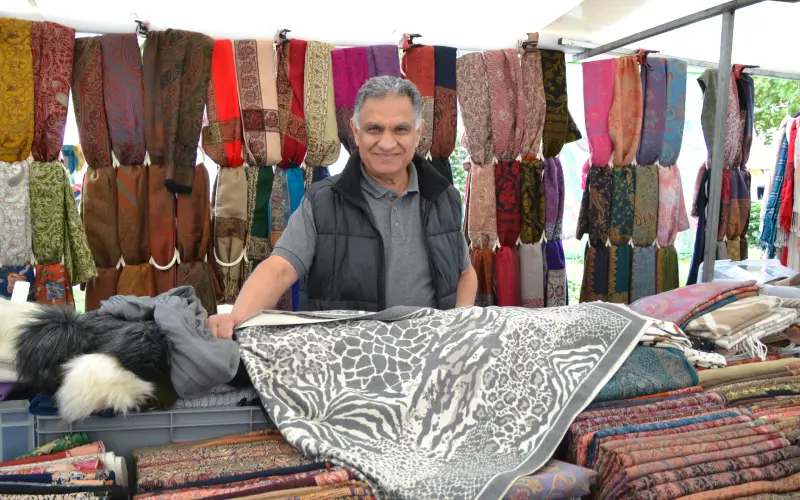 dein-stoffmarkt-aussteller-Oskars Shahid Sahaf Textilien
